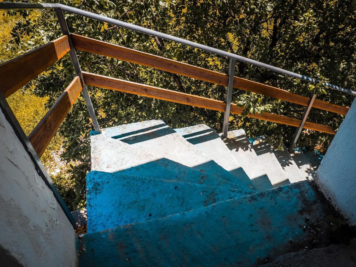 Sun Bakers Hostel Himare Esterno foto