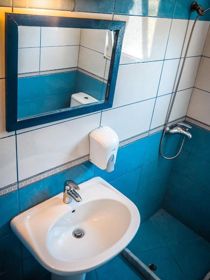 Sun Bakers Hostel Himare Esterno foto