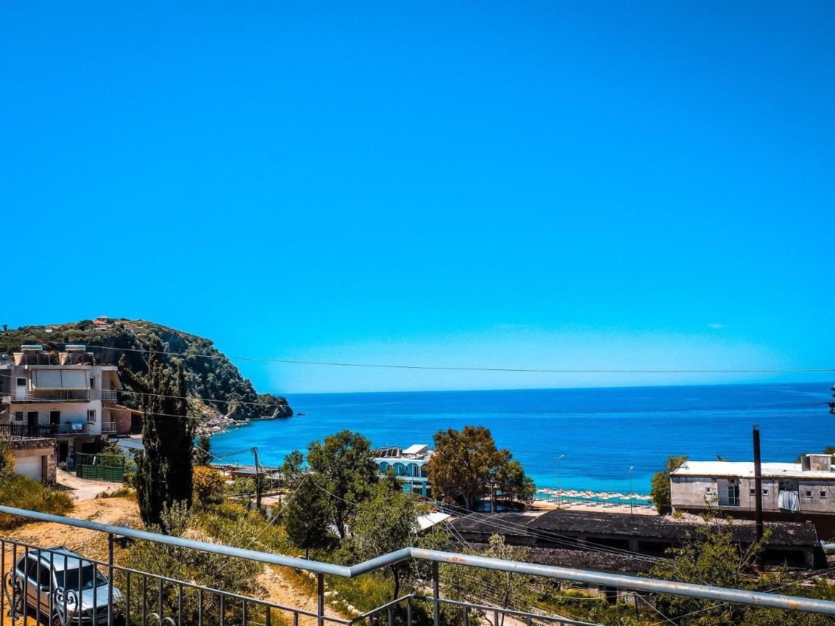 Sun Bakers Hostel Himare Esterno foto