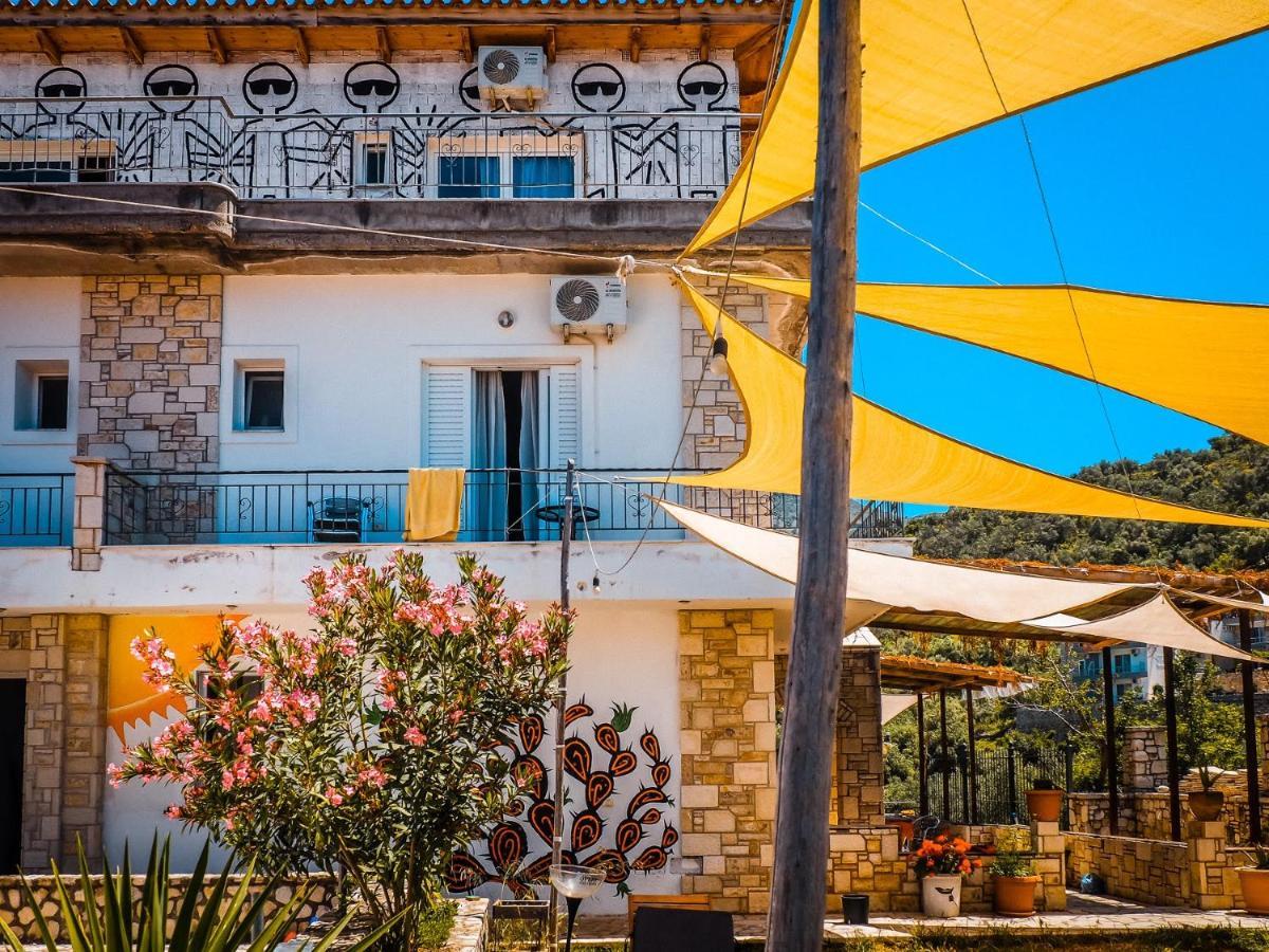 Sun Bakers Hostel Himare Esterno foto